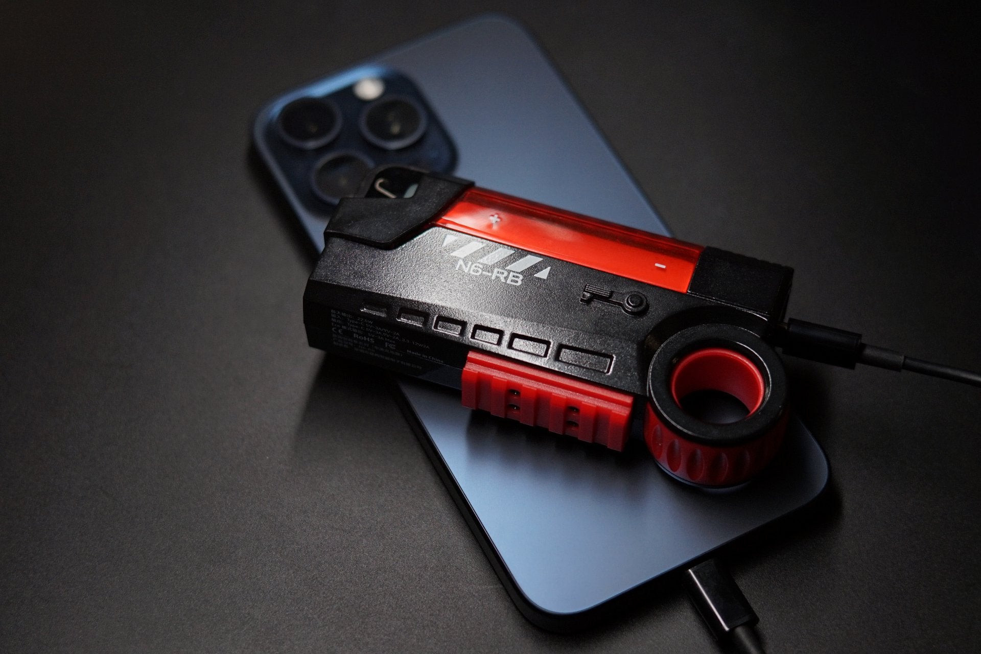 N6-RB charging a phone
